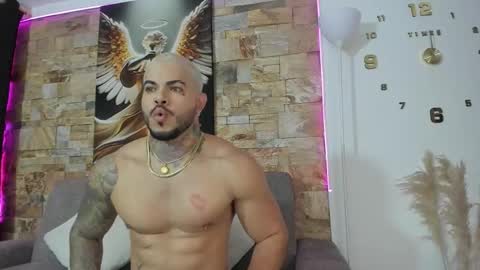 Jean  axelcrow       Modelo Independiente online show from 02-05-26, 03:00