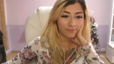 Snapshot of jean_monroe chatting on 01-24-25, 10:08 Jean online show from 01-24-25, 10:08