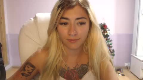 Snapshot of jean_monroe chatting on 02-04-25, 01:45 Jean online show from 02-04-25, 01:45