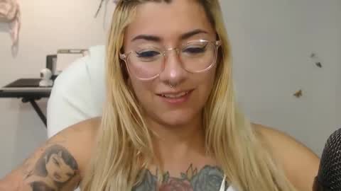 Snapshot of jean_monroe chatting on 10-02-25, 10:39 Jean online show from 10-02-25, 10:39