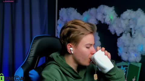 Snapshot of jean_wilsons chatting on 09-22-25, 10:17 jean_wilsons online show from 09-22-25, 10:17