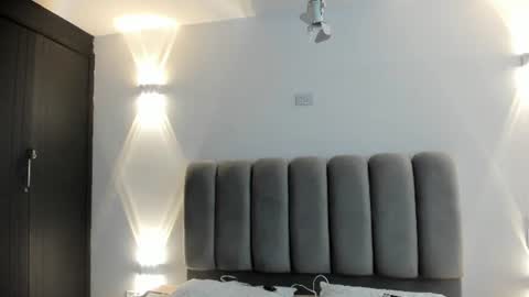 Snapshot of jeannewilliams_ chatting on 06-10-26, 12:04 Jeanne Williams online show from 06-10-26, 12:04