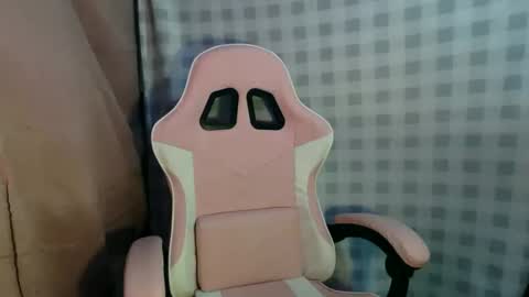 Snapshot of jeanny_babe chatting on 05-25-26, 02:23 jeanny_babe online show from 05-25-26, 02:23
