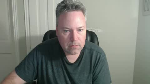 Snapshot of jeb5150 chatting on 10-06-25, 06:38 JE online show from 10-06-25, 06:38