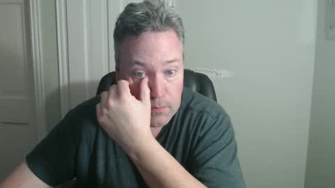 Snapshot of jeb5150 chatting on 10-23-25, 03:06 JE online show from 10-23-25, 03:06