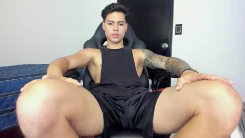 Jeanpii01 online show from 12-14-25, 12:32