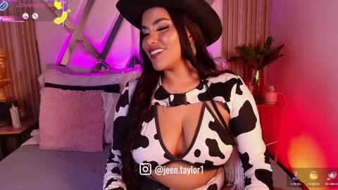 Snapshot of jeen_taylor chatting on 10-18-25, 08:09 Jeen Taylor online show from 10-18-25, 08:09