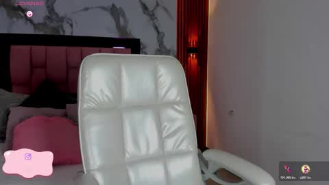 Snapshot of jeen_taylor chatting on 10-28-25, 08:33 Jeen Taylor online show from 10-28-25, 08:33