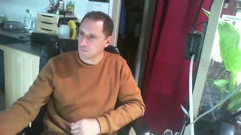 Snapshot of jef74700 chatting on 12-10-24, 08:30 Jrme online show from 12-10-24, 08:30