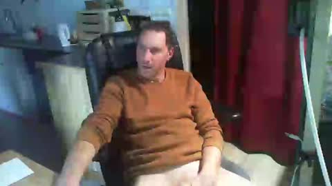 Snapshot of jef74700 chatting on 12-11-24, 02:44 Jrme online show from 12-11-24, 02:44