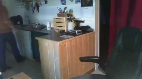 Snapshot of jef74700 chatting on 12-12-24, 10:13 Jrme online show from 12-12-24, 10:13