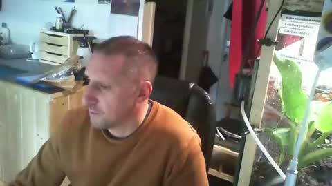 Snapshot of jef74700 chatting on 01-20-25, 08:41 Jrme online show from 01-20-25, 08:41