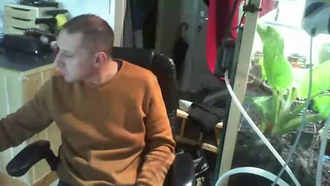 Snapshot of jef74700 chatting on 01-23-25, 10:11 Jrme online show from 01-23-25, 10:11
