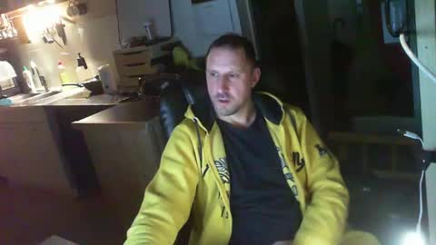 Snapshot of jef74700 chatting on 02-05-25, 04:06 Jrme online show from 02-05-25, 04:06