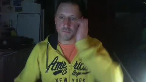 Snapshot of jef74700 chatting on 02-14-25, 04:37 Jrme online show from 02-14-25, 04:37