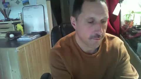 Snapshot of jef74700 chatting on 02-24-25, 06:49 Jrme online show from 02-24-25, 06:49