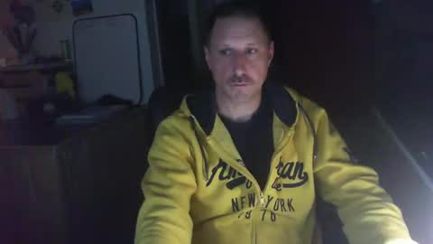 Snapshot of jef74700 chatting on 02-25-25, 04:46 Jrme online show from 02-25-25, 04:46