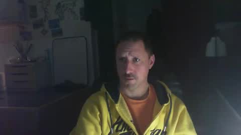 Snapshot of jef74700 chatting on 02-26-25, 04:36 Jrme online show from 02-26-25, 04:36