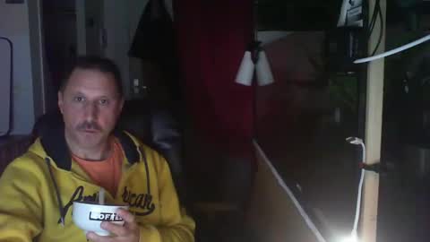 Snapshot of jef74700 chatting on 02-27-25, 05:13 Jrme online show from 02-27-25, 05:13
