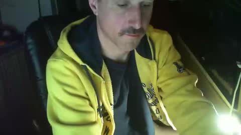 Snapshot of jef74700 chatting on 03-03-25, 04:36 Jrme online show from 03-03-25, 04:36