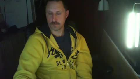 Snapshot of jef74700 chatting on 03-05-25, 05:18 Jrme online show from 03-05-25, 05:18