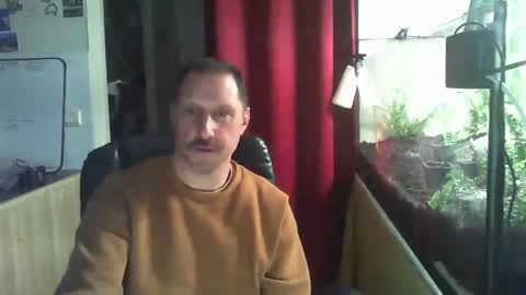 Snapshot of jef74700 chatting on 03-10-25, 06:16 Jrme online show from 03-10-25, 06:16