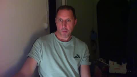 Snapshot of jef74700 chatting on 04-26-26, 04:21 Jrme online show from 04-26-26, 04:21