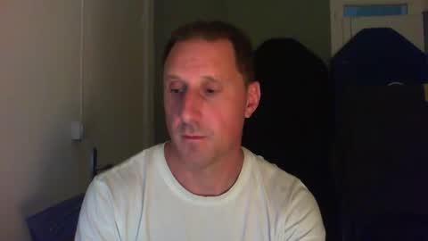 Snapshot of jef74700 chatting on 05-04-26, 12:12 Jrme online show from 05-04-26, 12:12