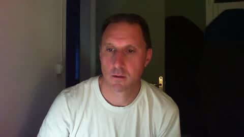Snapshot of jef74700 chatting on 05-08-26, 04:29 Jrme online show from 05-08-26, 04:29