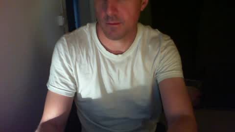 Snapshot of jef74700 chatting on 05-09-26, 04:39 Jrme online show from 05-09-26, 04:39