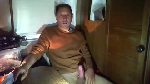 Snapshot of jef74700 chatting on 05-16-26, 05:15 Jrme online show from 05-16-26, 05:15