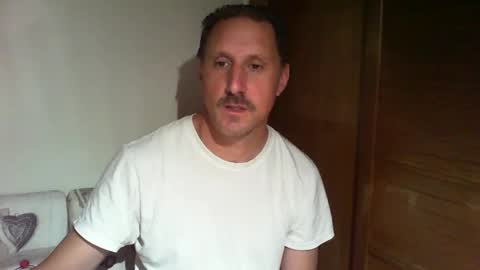 Snapshot of jef74700 chatting on 05-27-26, 04:31 Jrme online show from 05-27-26, 04:31