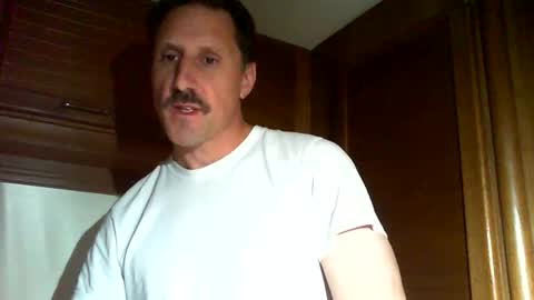 Snapshot of jef74700 chatting on 06-07-26, 06:06 Jrme online show from 06-07-26, 06:06