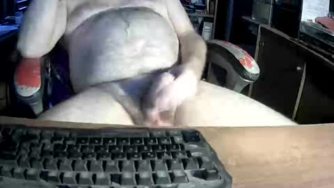 Snapshot of jeff_40962 chatting on 12-20-25, 04:25 Jeffrey Sinclair online show from 12-20-25, 04:25