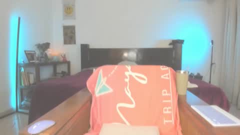 Greys online show from 12-20-25, 10:06