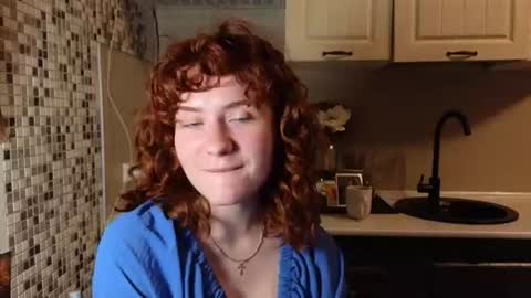Snapshot of jelly_cherry chatting on 06-11-26, 12:32 Emily online show from 06-11-26, 12:32