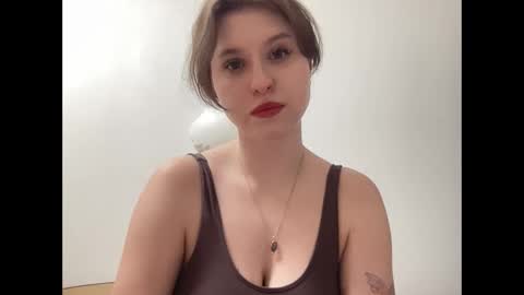 Snapshot of jelly_gum chatting on 01-15-25, 10:38 Inna online show from 01-15-25, 10:38