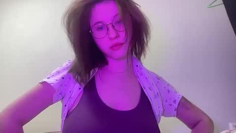 Snapshot of jelly_gum chatting on 01-24-25, 06:14 Inna online show from 01-24-25, 06:14