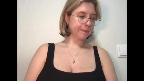 Snapshot of jelly_gum chatting on 11-07-25, 06:02 Inna online show from 11-07-25, 06:02