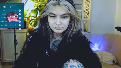 Snapshot of jelyaa chatting on 12-13-24, 02:05 Jelya online show from 12-13-24, 02:05