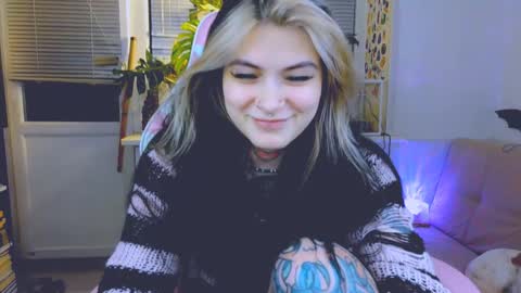 Snapshot of jelyaa chatting on 12-18-24, 05:21 Jelya online show from 12-18-24, 05:21