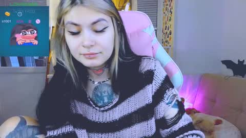 Snapshot of jelyaa chatting on 12-24-24, 09:17 Jelya online show from 12-24-24, 09:17