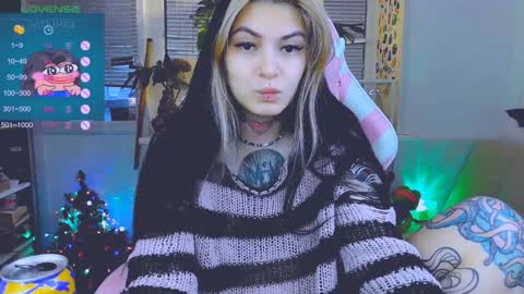 Snapshot of jelyaa chatting on 12-28-24, 10:58 Jelya online show from 12-28-24, 10:58