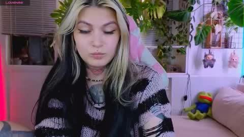 Snapshot of jelyaa chatting on 09-08-25, 03:33 Jelya online show from 09-08-25, 03:33