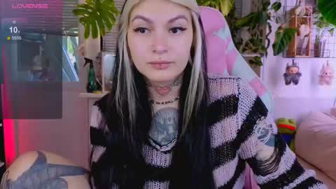 Snapshot of jelyaa chatting on 09-09-25, 11:10 Jelya online show from 09-09-25, 11:10