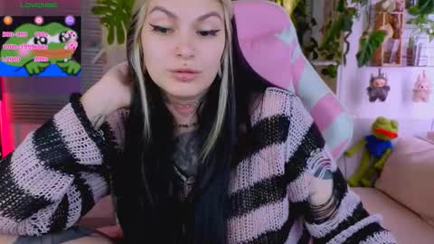 Snapshot of jelyaa chatting on 09-12-25, 03:23 Jelya online show from 09-12-25, 03:23