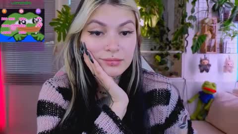 Snapshot of jelyaa chatting on 09-13-25, 01:44 Jelya online show from 09-13-25, 01:44