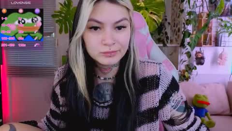 Snapshot of jelyaa chatting on 10-03-25, 10:01 Jelya online show from 10-03-25, 10:01