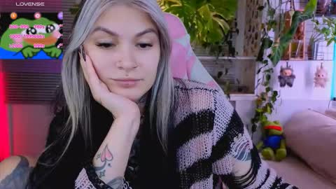 Snapshot of jelyaa chatting on 10-10-25, 04:28 Jelya online show from 10-10-25, 04:28