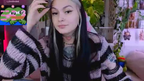 Snapshot of jelyaa chatting on 10-15-25, 02:50 Jelya online show from 10-15-25, 02:50